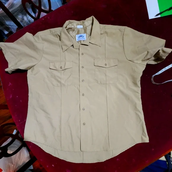 NWOT ... SHORTSLEEVE KHAKI COLOR SHIRT - Picture 1 of 6
